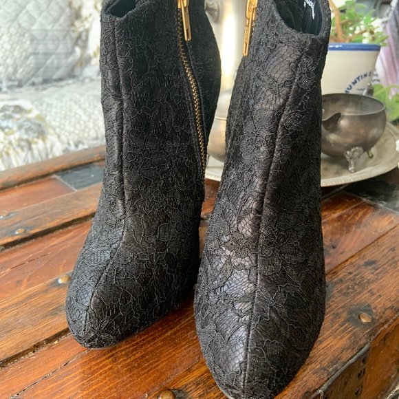 Diba Black Lace Zip-Up High Heel Ankle Booties - Picture 7 of 8